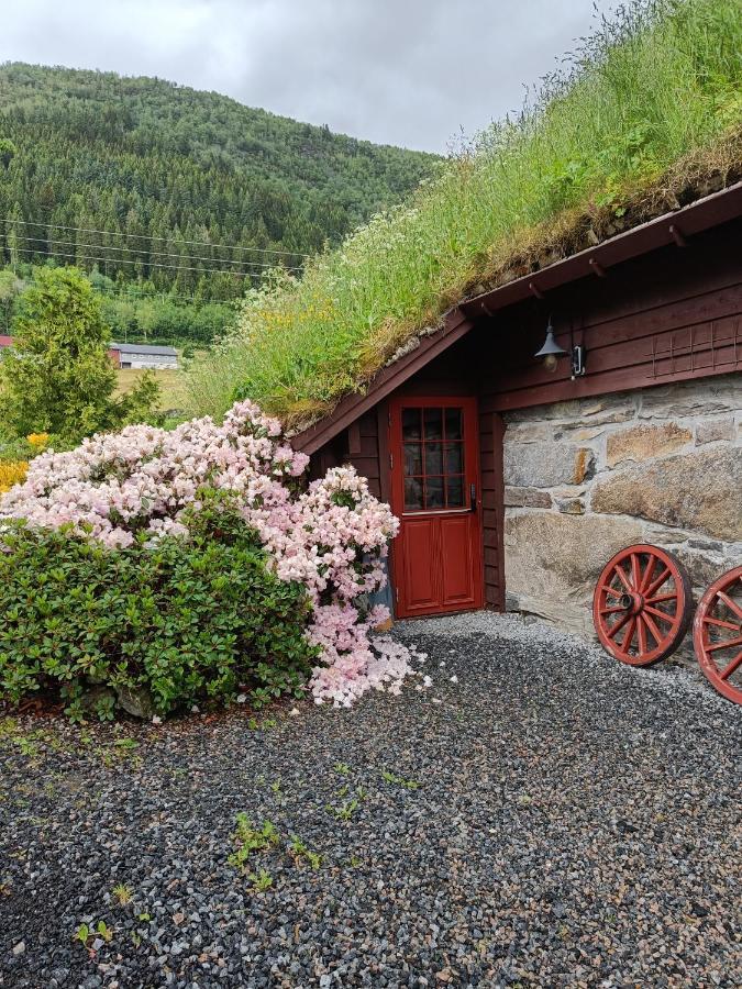 Orheimstunet - Gardsferie For Storfamilien Der Ogsa Hunden Er Velkommen Starheim المظهر الخارجي الصورة